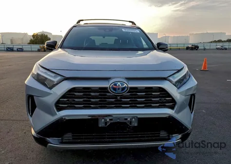 2022 Toyota Rav4 Xse z USA, uszkodzony, nr VIN 4T3E6RFV3NU076648